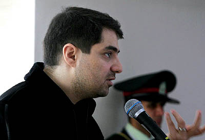 شهرام جزایری: اگر آقای بیل‌گیتس هم در ایران بود چشم می‌خورد و می‌افتاد زندان!!!